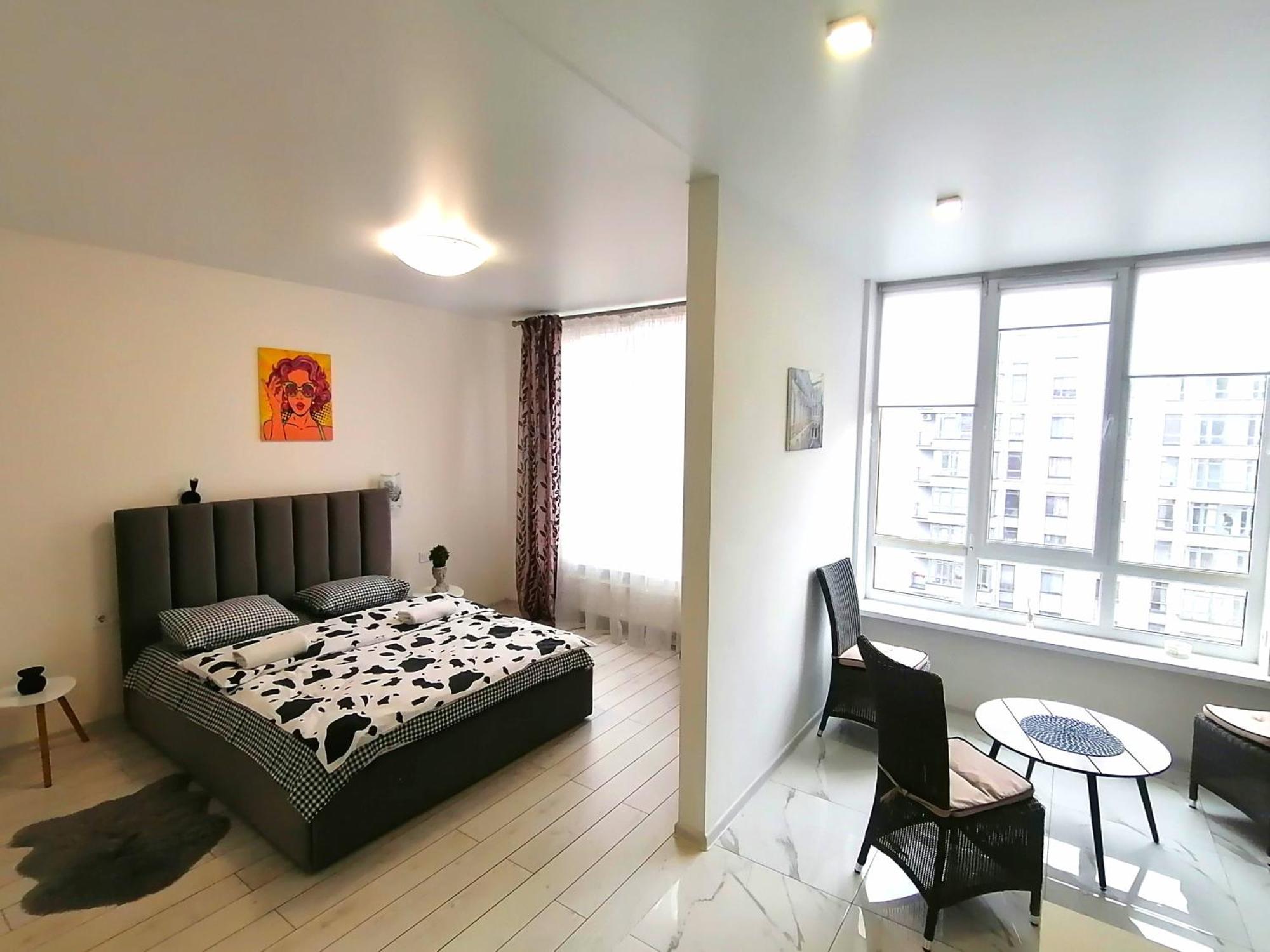 Новобудова Сам Центр Жк "Семицвіт" Apartment Lviv Exterior photo