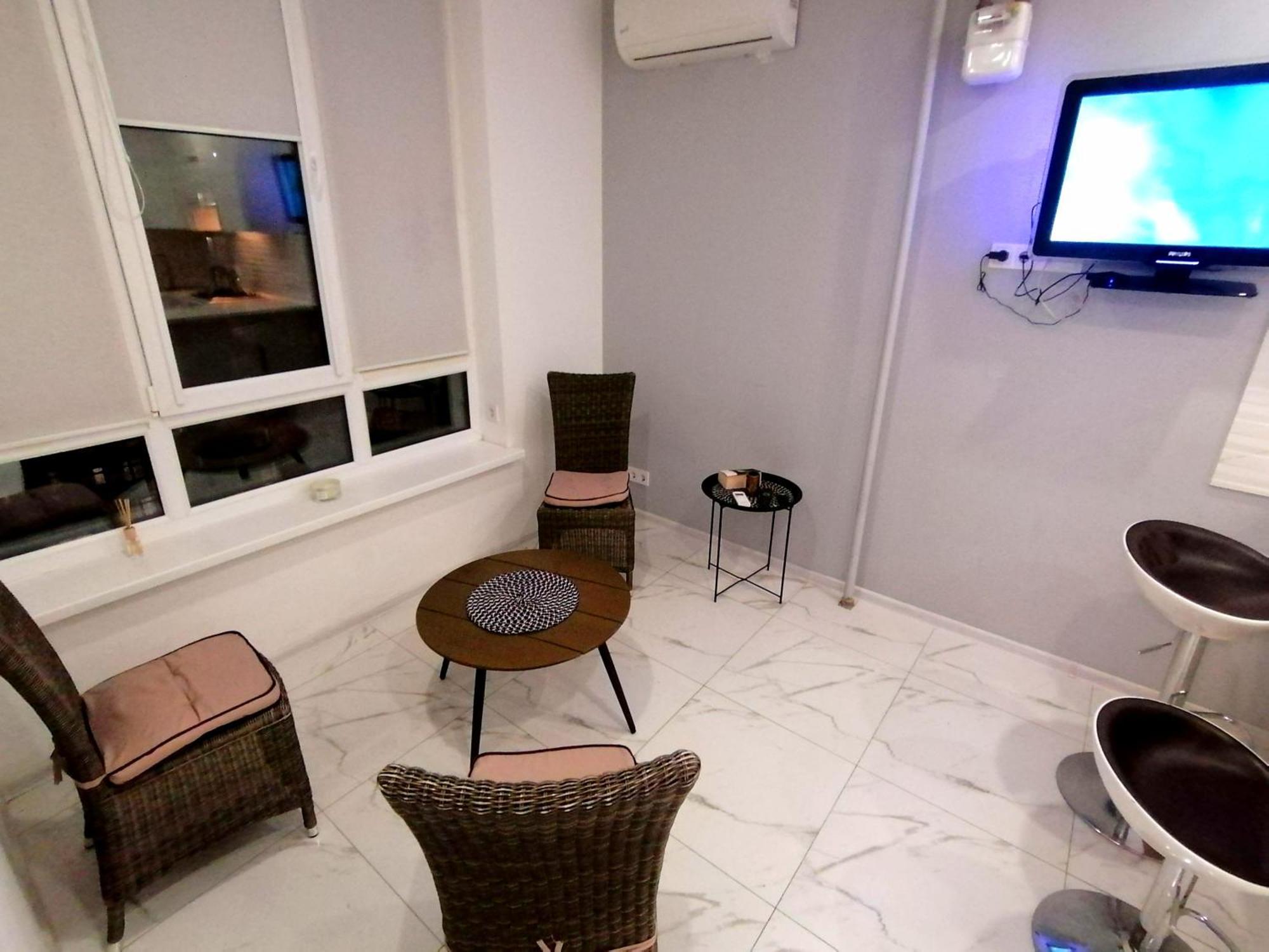 Новобудова Сам Центр Жк "Семицвіт" Apartment Lviv Exterior photo