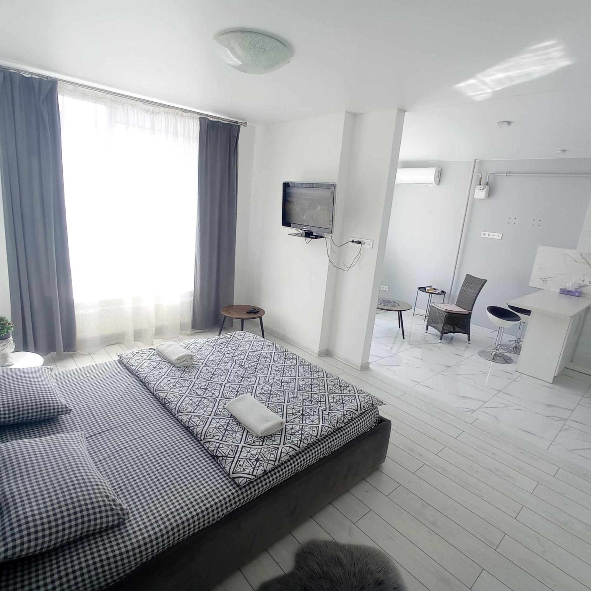 Новобудова Сам Центр Жк "Семицвіт" Apartment Lviv Exterior photo