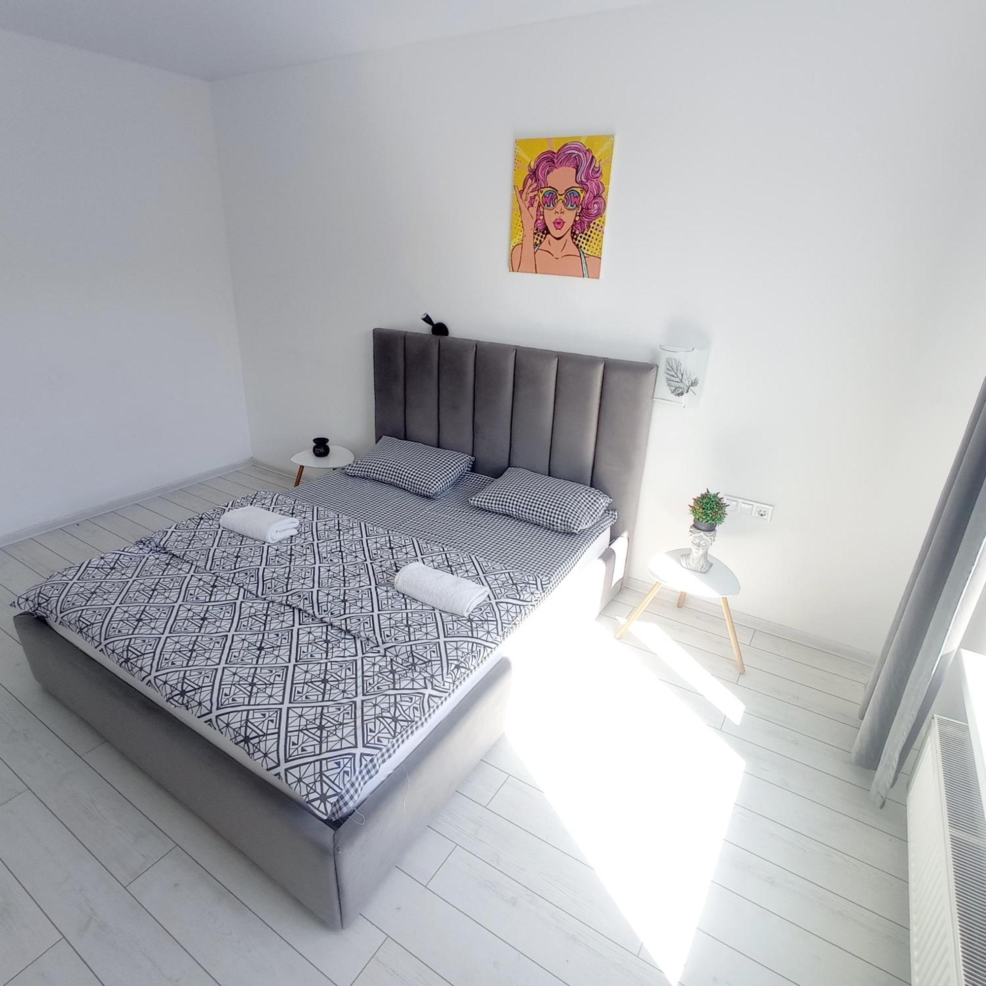 Новобудова Сам Центр Жк "Семицвіт" Apartment Lviv Exterior photo